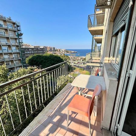Sea View Holiday Apartment 卡塔尼亚 外观 照片